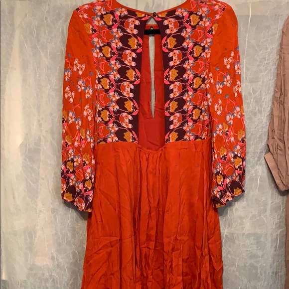 Red dress - Picture 2 of 4